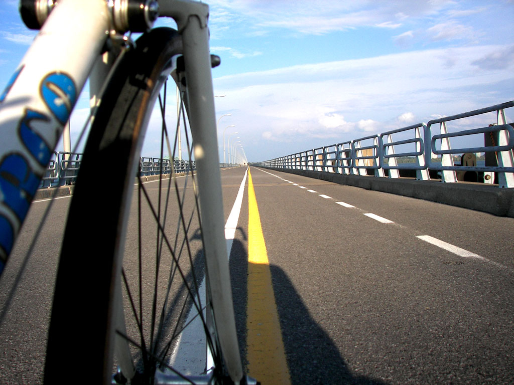 Pont Champlain from the point of view of my bike